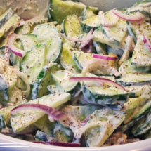 ¡Ensalada de Pepino Italiana CREMOSA y Deliciosa! 🌿🍋 Receta Fácil y Refrescante en 5 Minutos